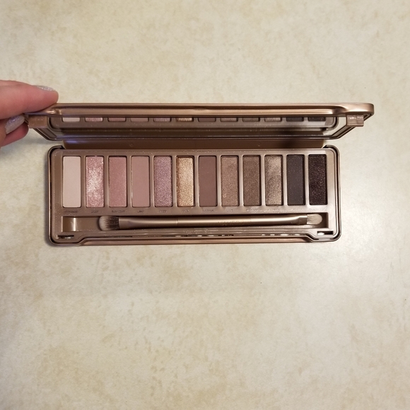 Urban Decay Naked 3 Eyeshadow Palette - Picture 3 of 9